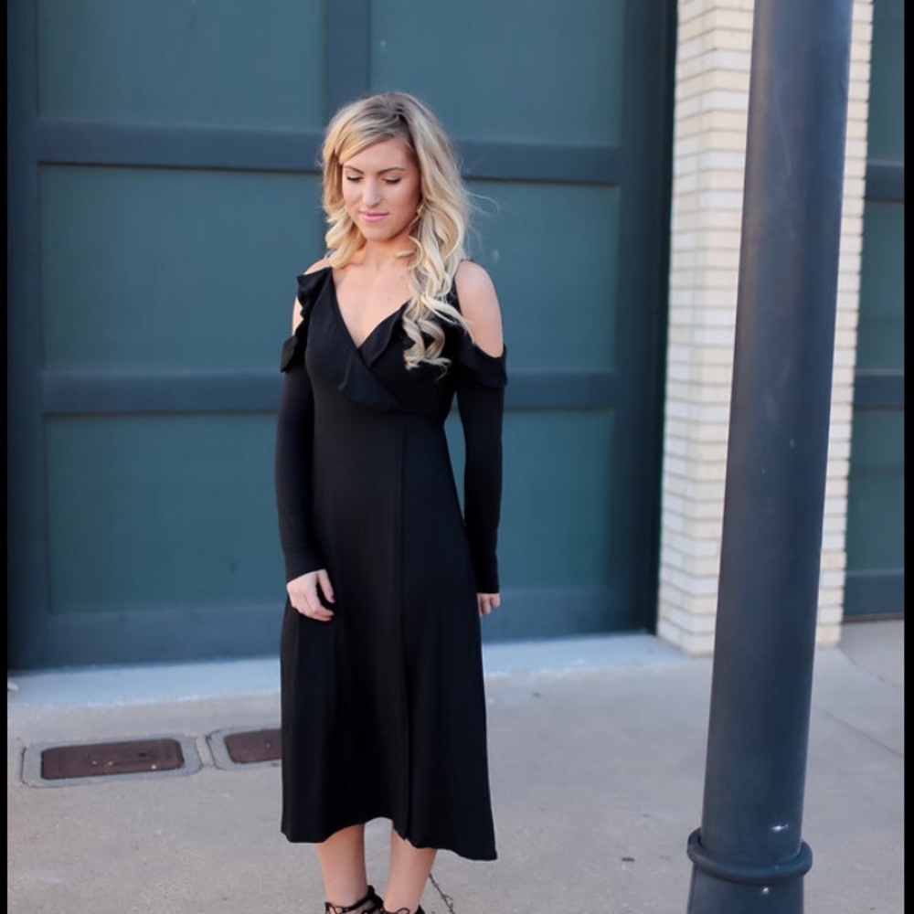 Last 1 Medium Romantic Ruffled Cold Shoulder Dress - Picture 3 of 8